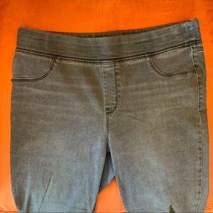 Barley worn Old Navy Rockstar Jeggings, faded black, size 14